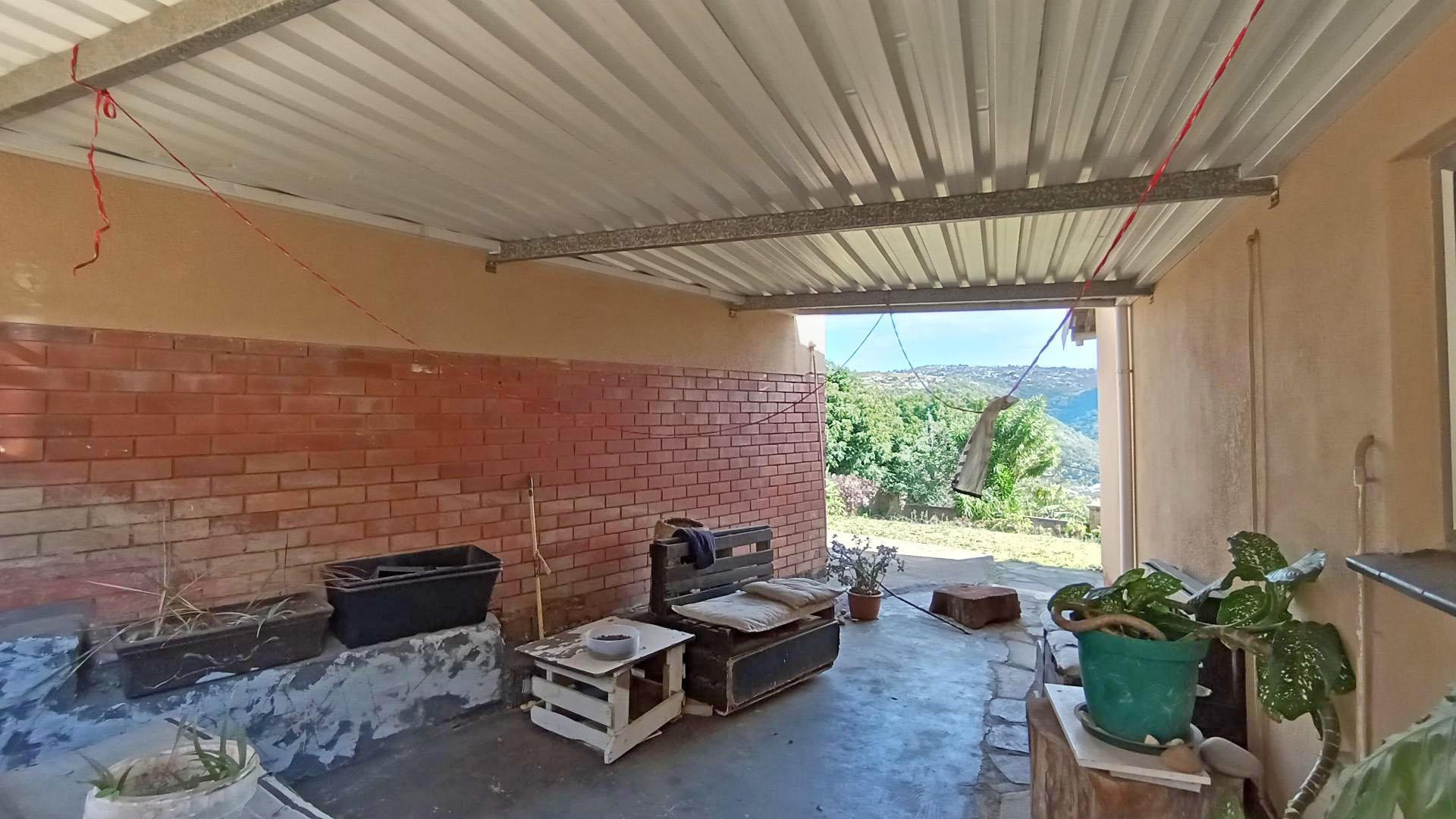 Patio - 20 square meters of property in Newlands West