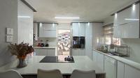 Kitchen - 17 square meters of property in Newlands West