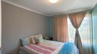 Bed Room 1 - 11 square meters of property in Newlands West
