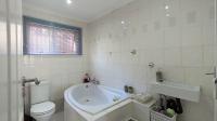 Bathroom 2 - 5 square meters of property in Newlands West