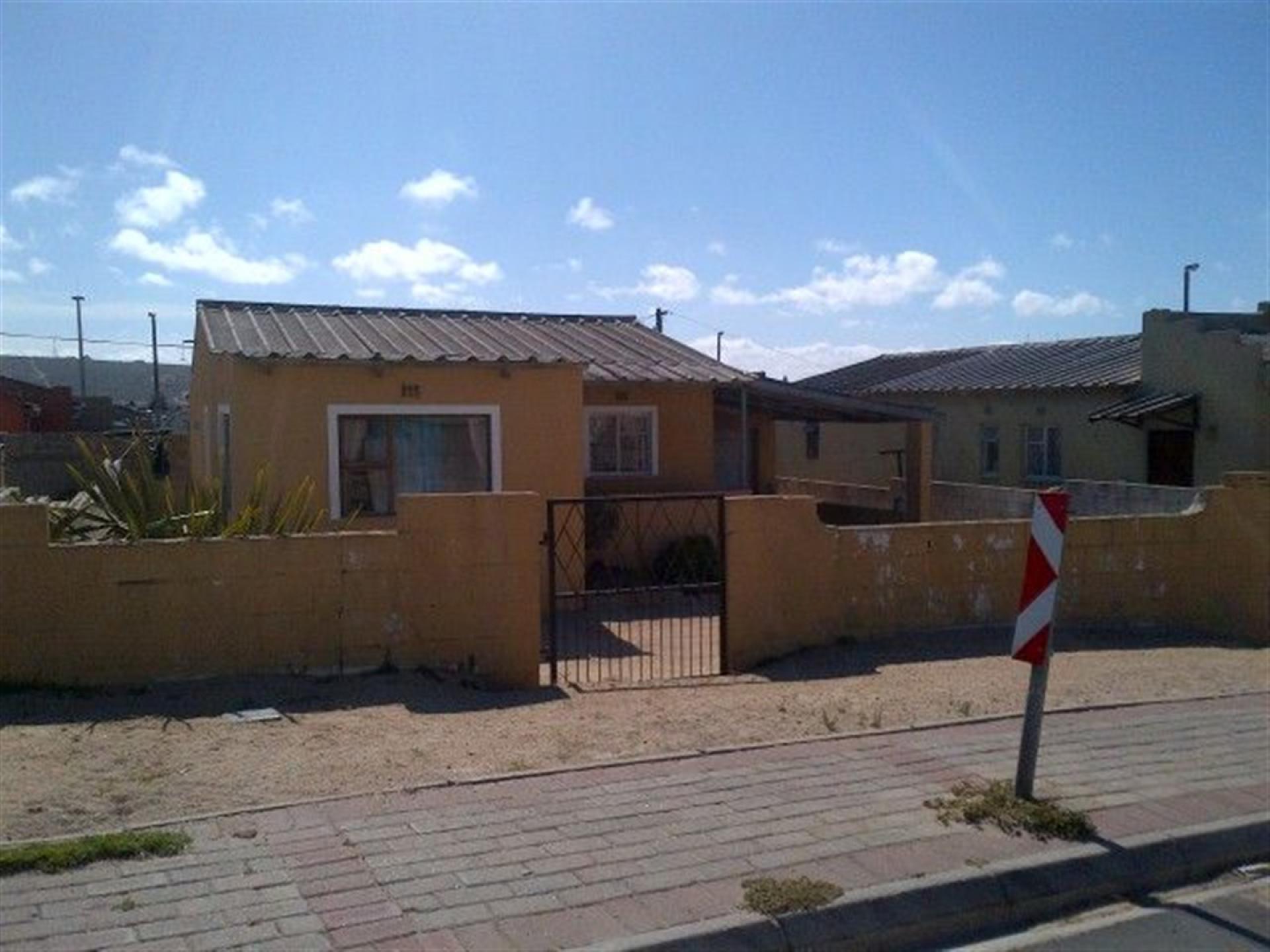 Front View of property in Saldanha