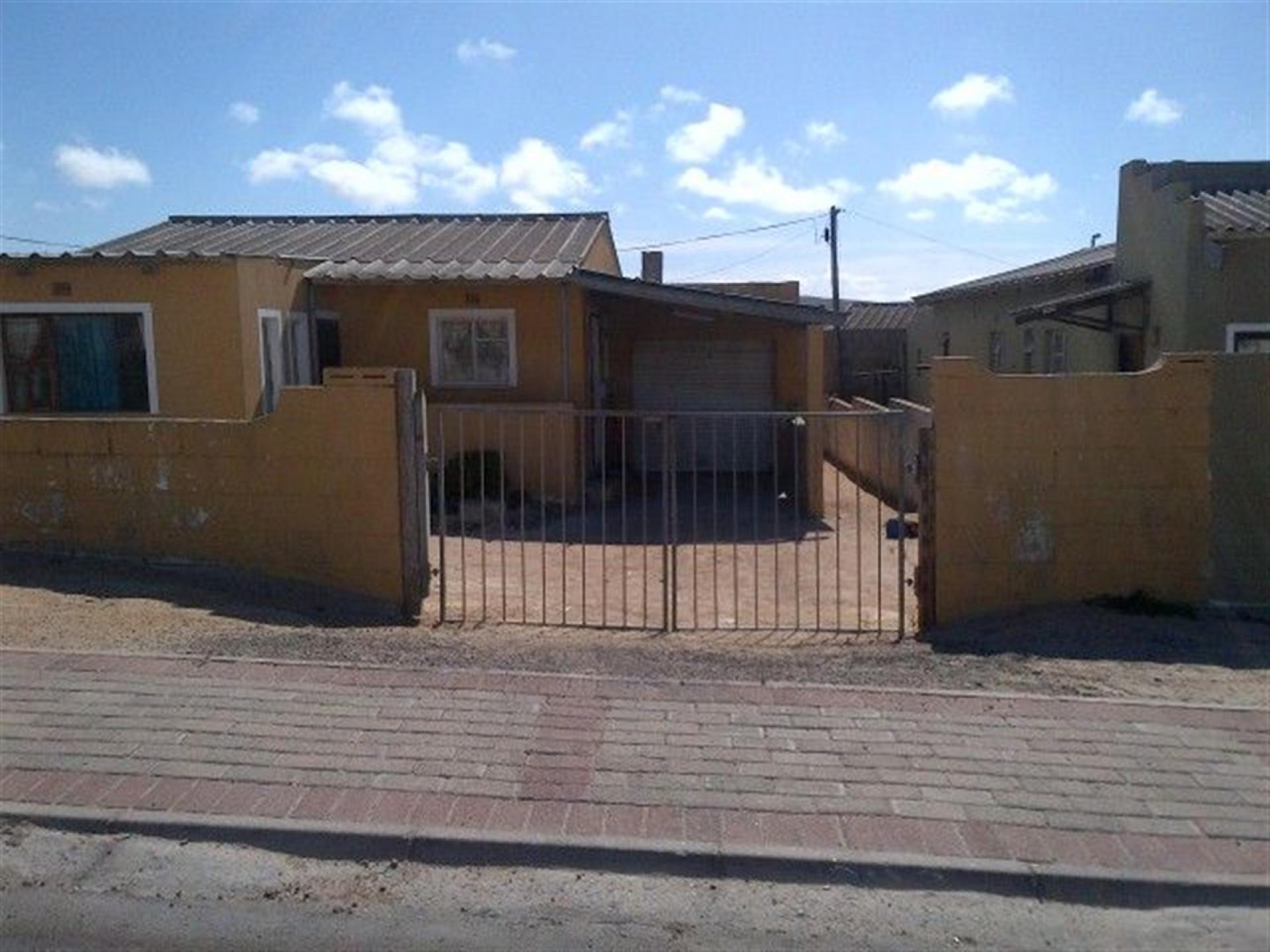 Front View of property in Saldanha