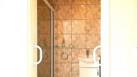 Main Bathroom of property in Pearly Beach