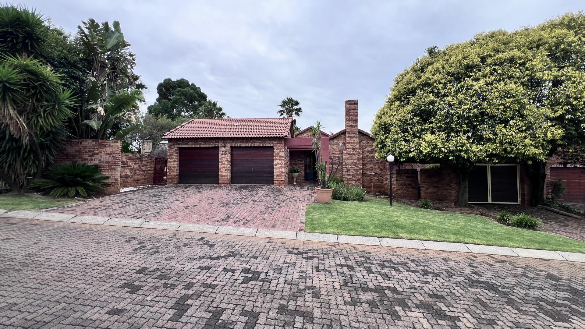 Front View of property in Alan Manor