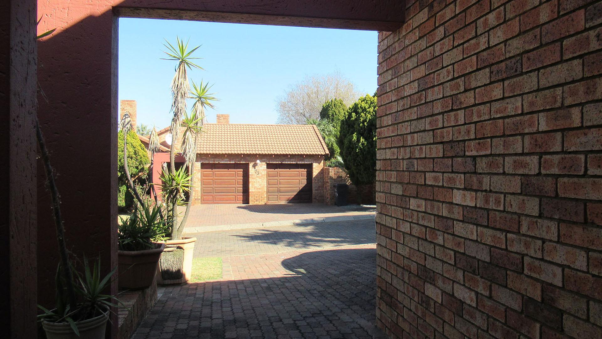 Patio - 33 square meters of property in Alan Manor