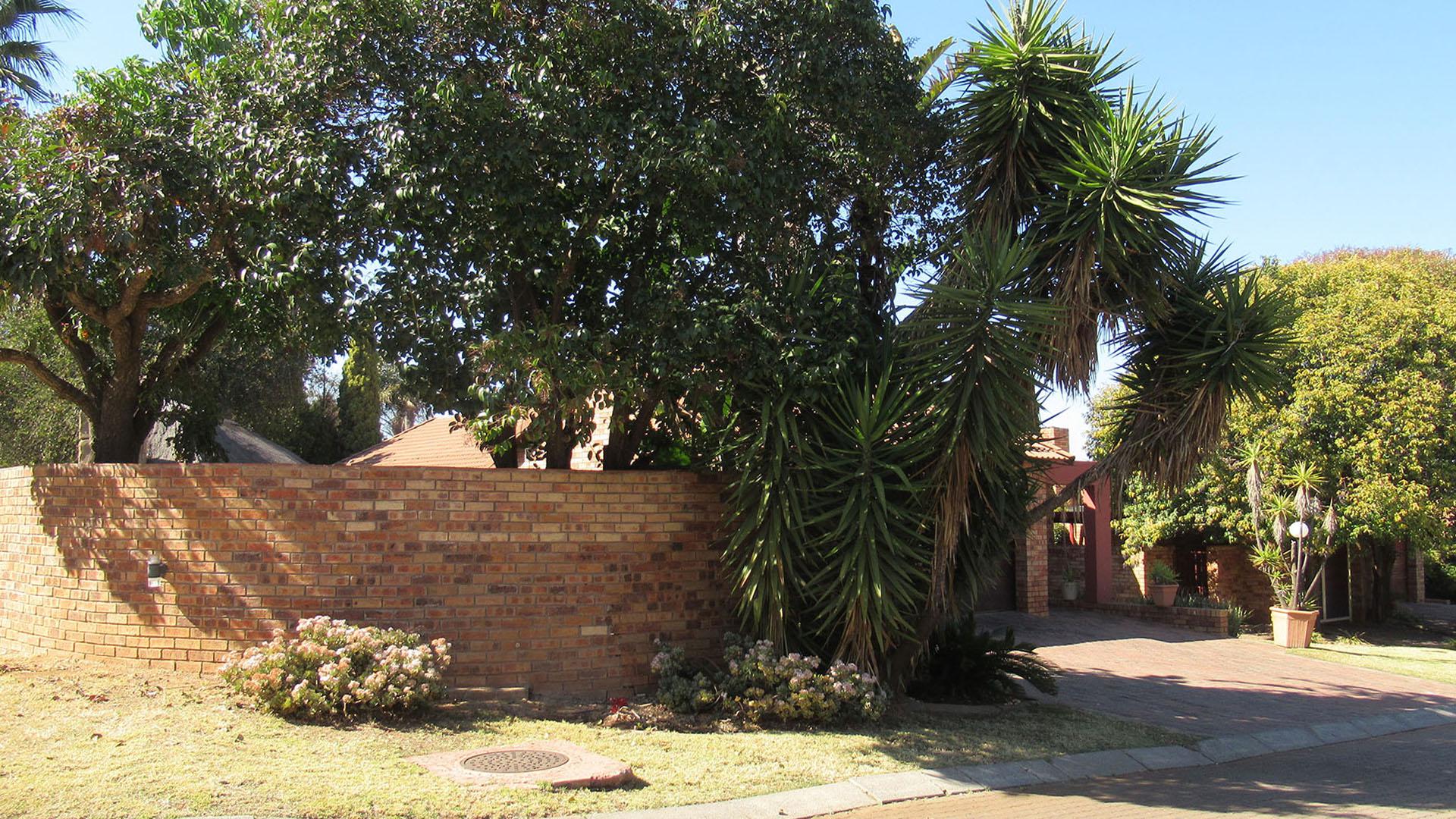 Front View of property in Alan Manor
