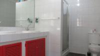 Main Bathroom - 11 square meters of property in Alan Manor