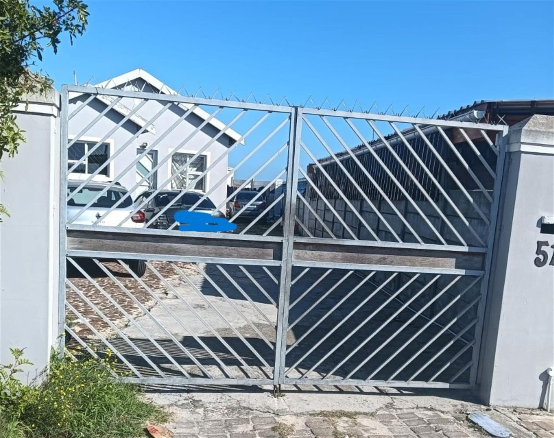 Front View of property in Schaapkraal