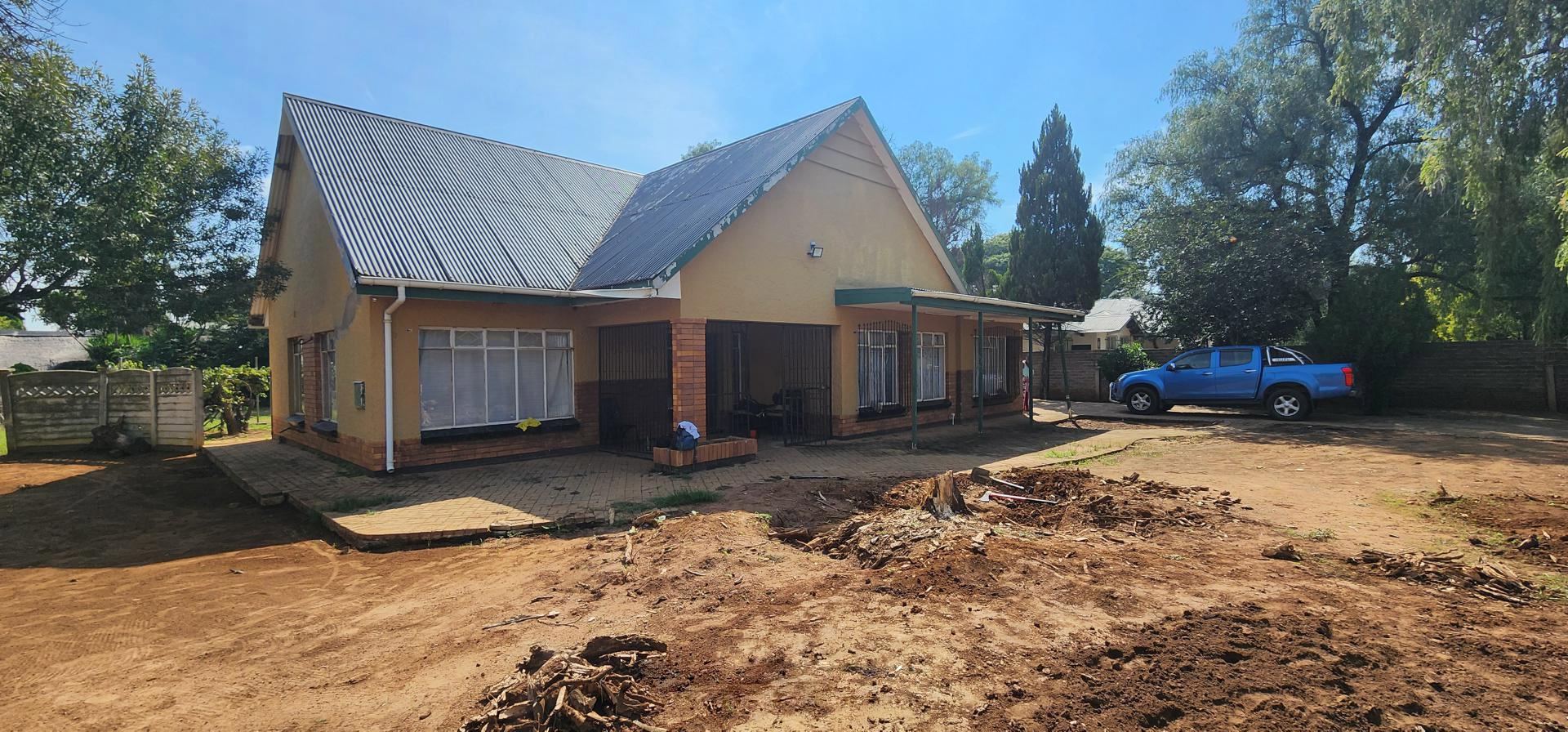 Front View of property in Meiringspark