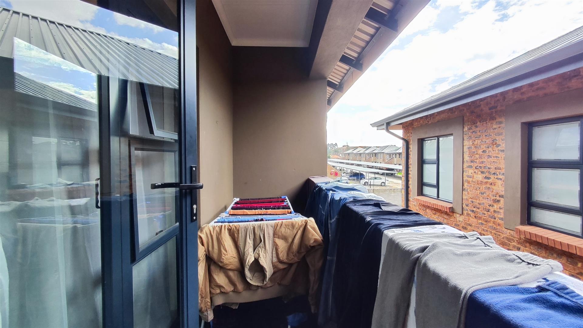 Balcony - 7 square meters of property in Ravenswood