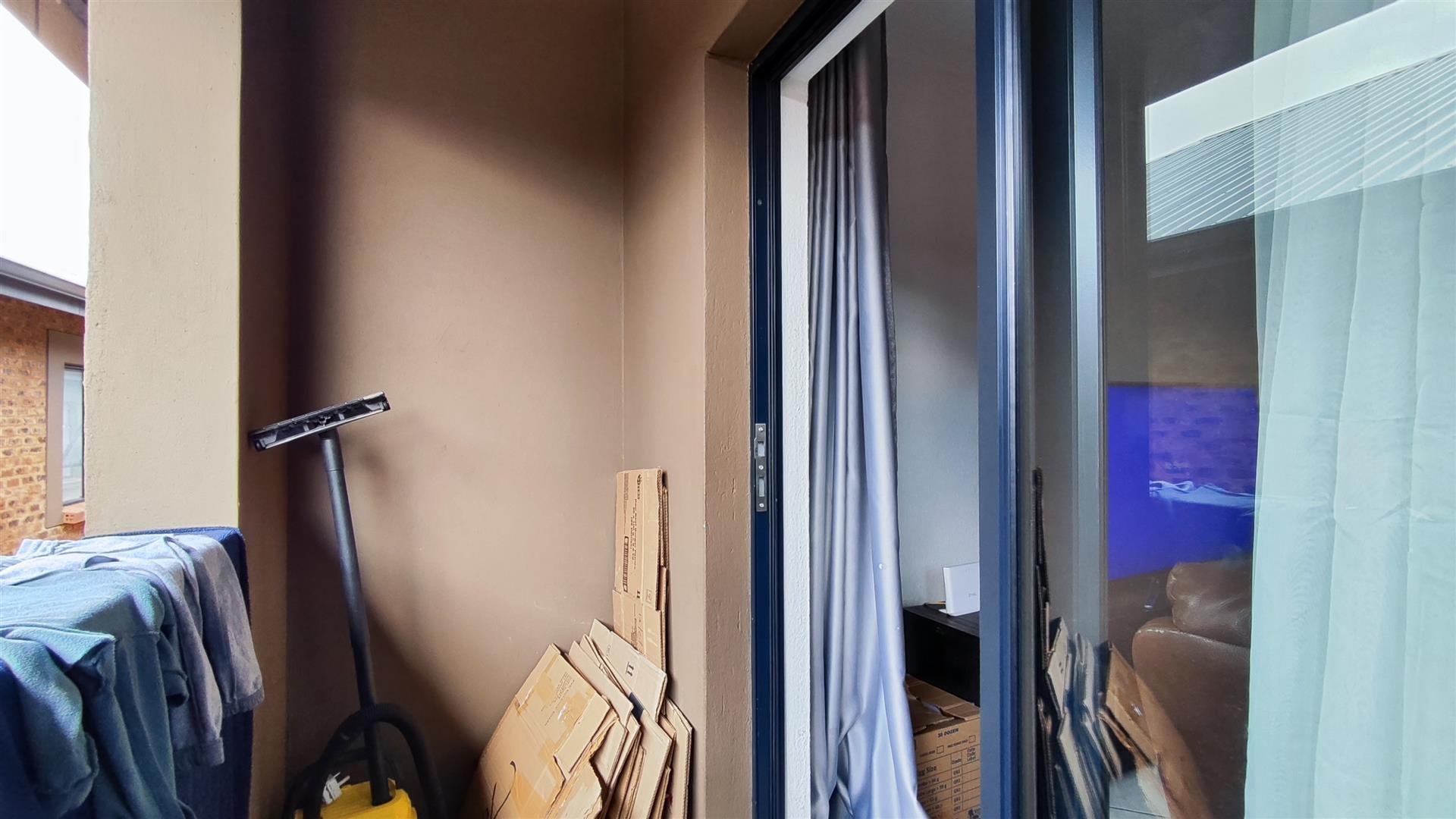 Balcony - 7 square meters of property in Ravenswood