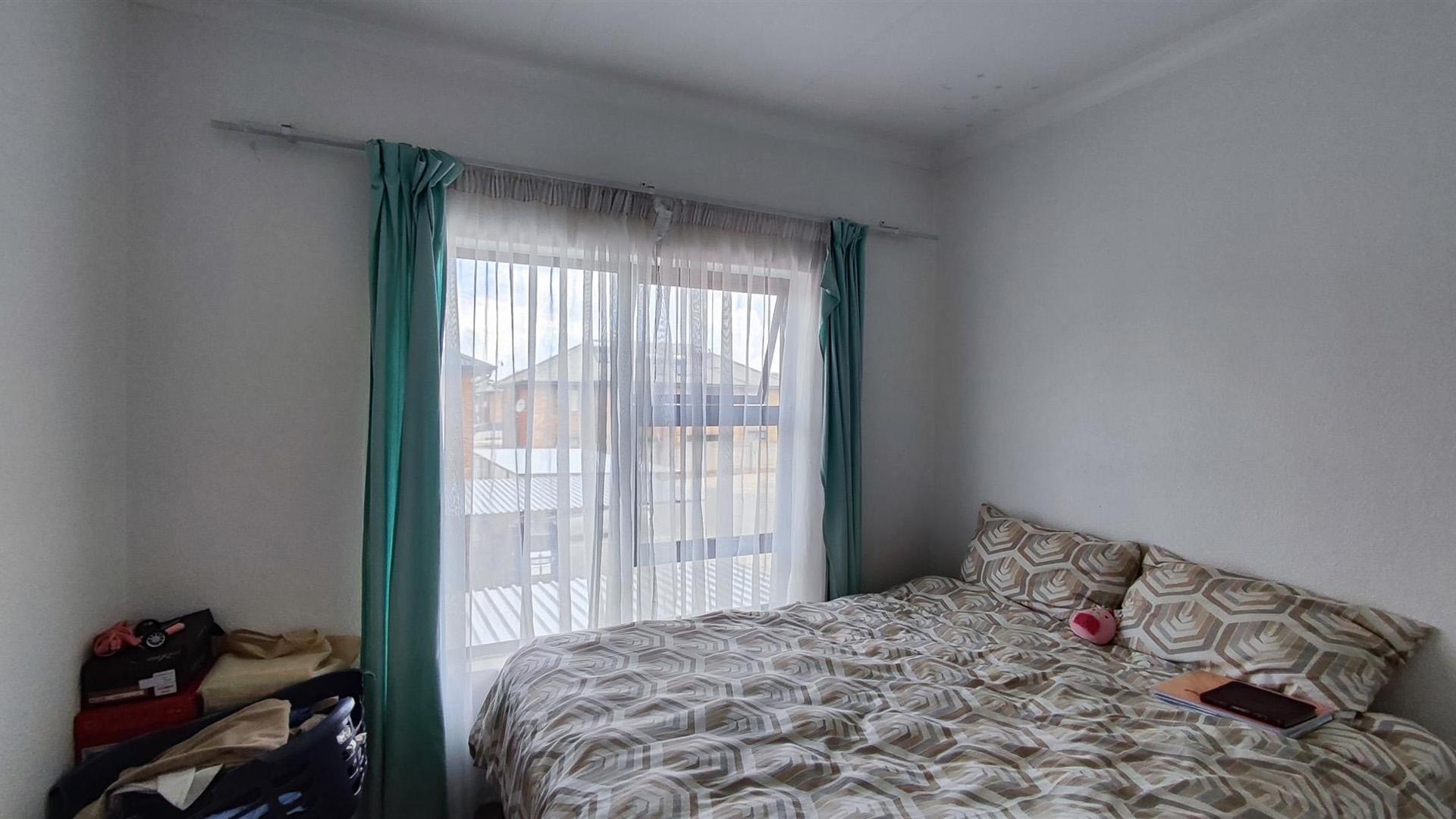 Bed Room 2 - 10 square meters of property in Ravenswood