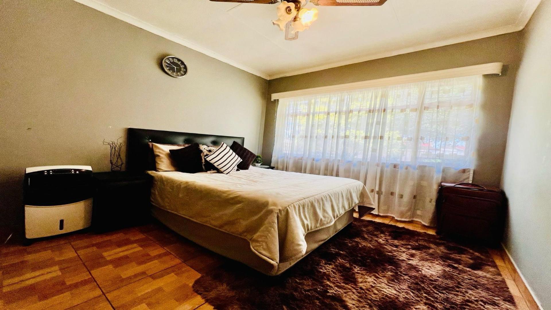 Bed Room 1 of property in Newcastle