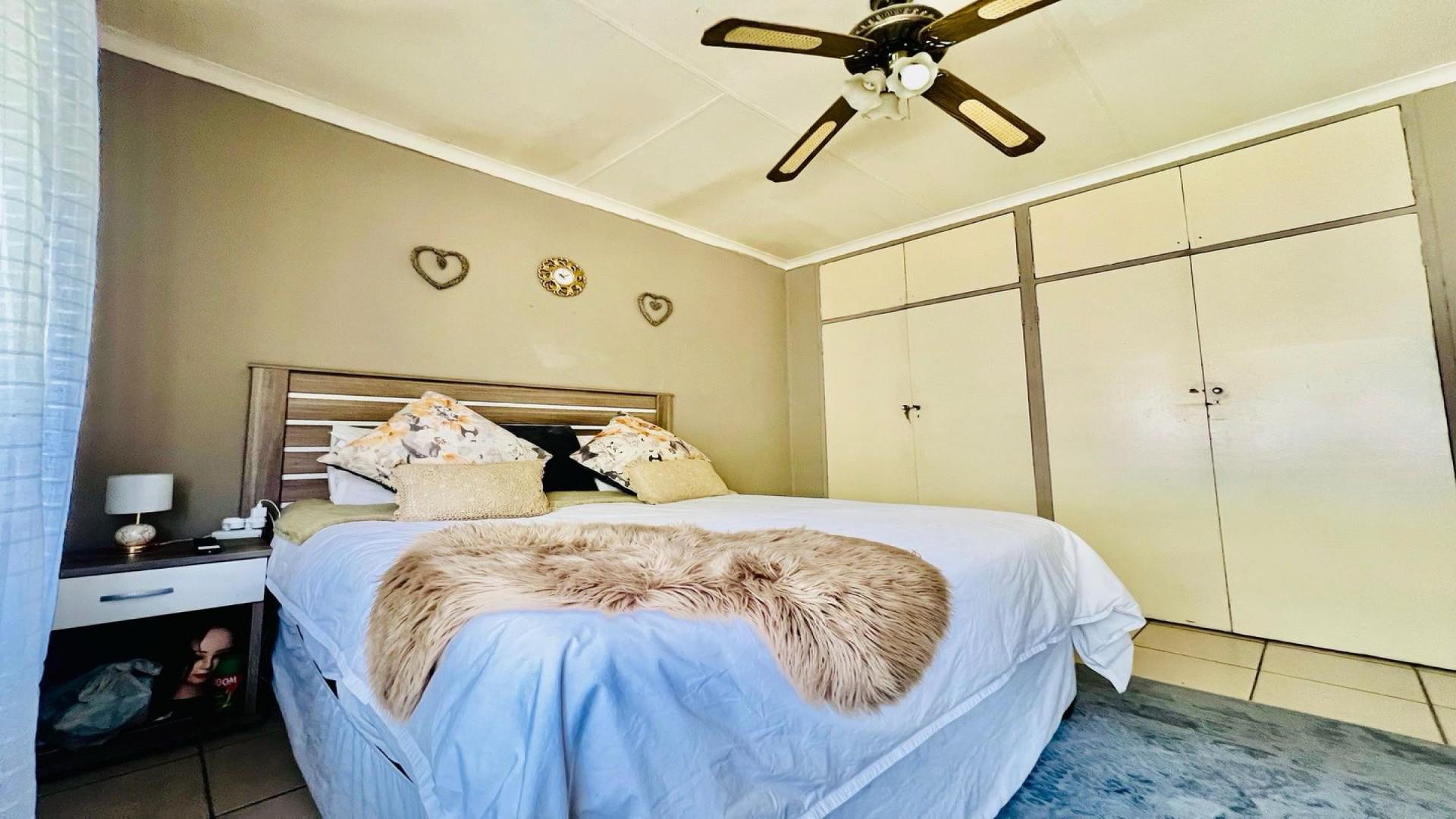 Bed Room 2 of property in Newcastle