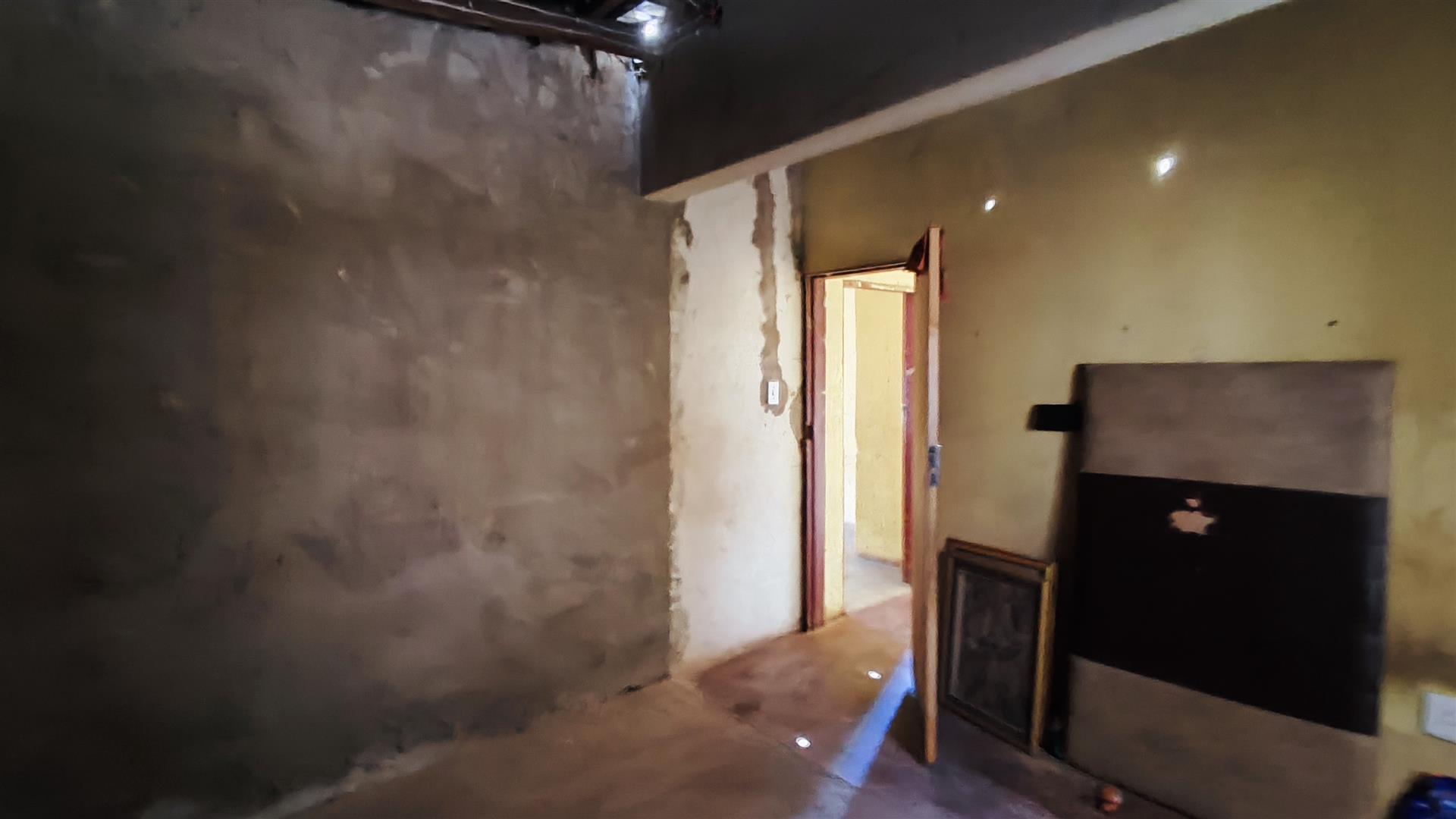 Bed Room 2 - 17 square meters of property in Vosloorus