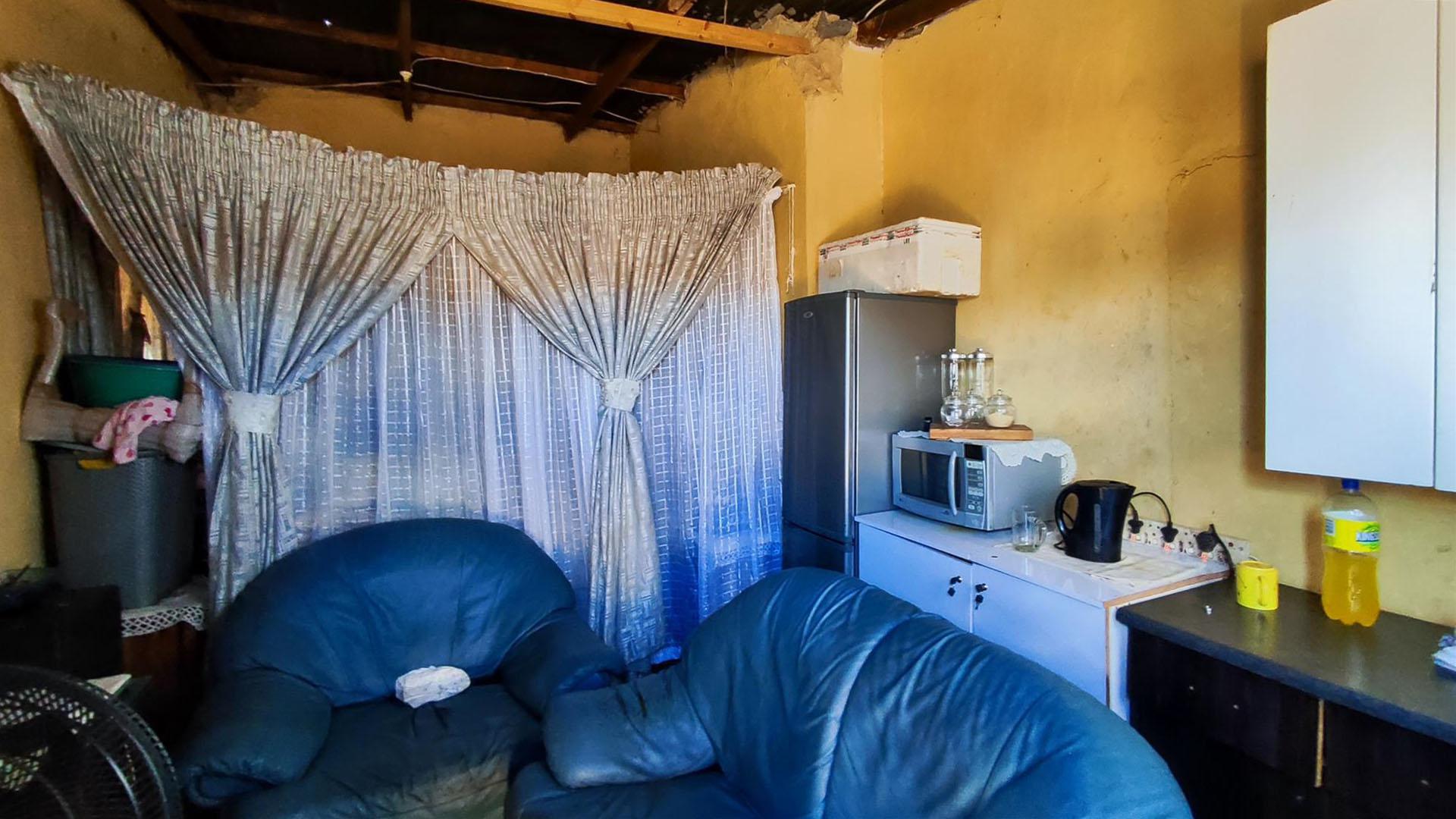 Rooms - 62 square meters of property in Vosloorus