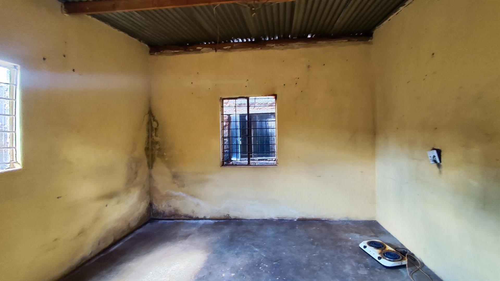 Rooms - 62 square meters of property in Vosloorus