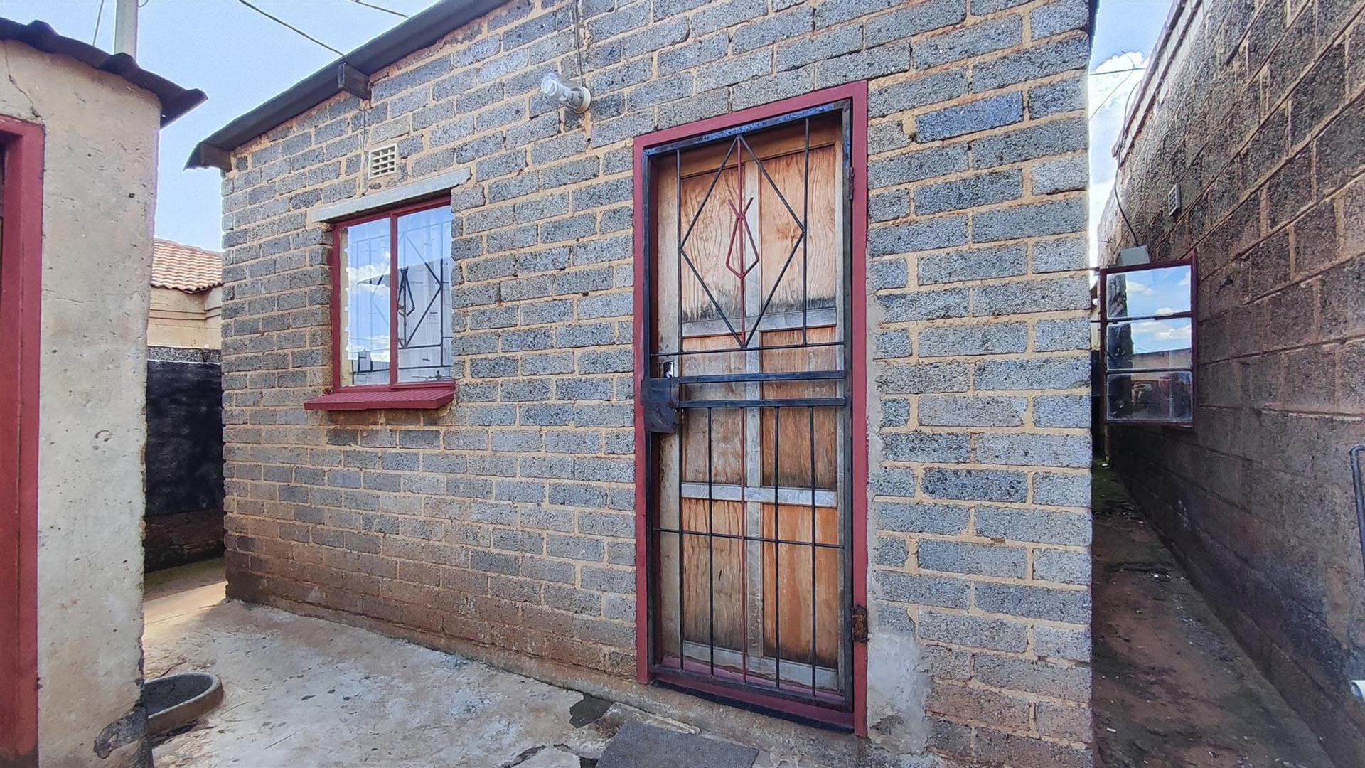 Backyard of property in Vosloorus