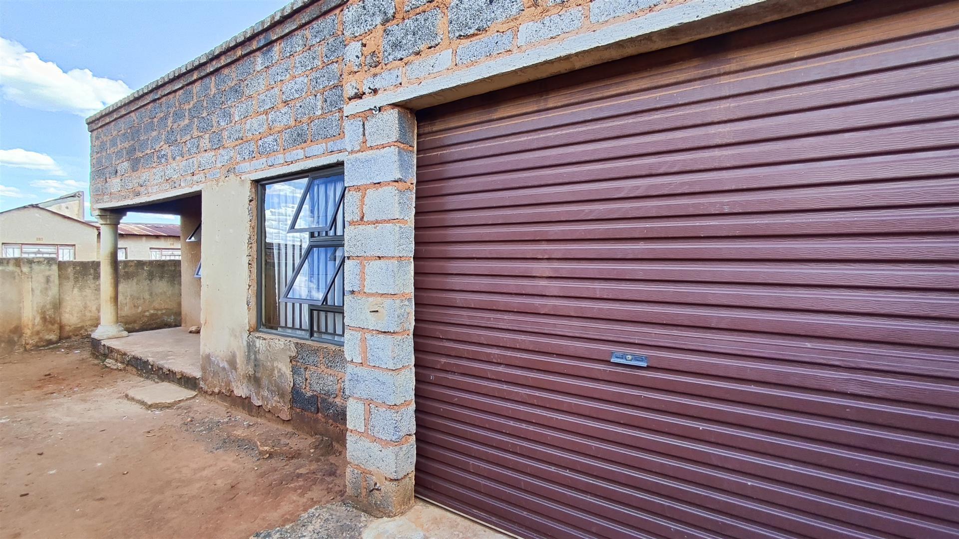 Front View of property in Vosloorus