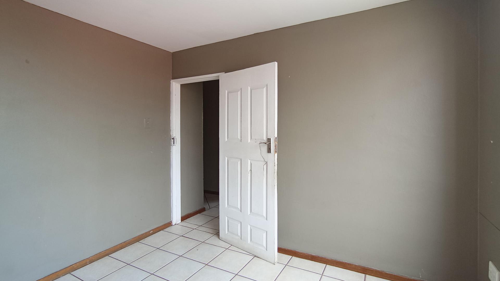 Bed Room 2 - 12 square meters of property in Sunnyside