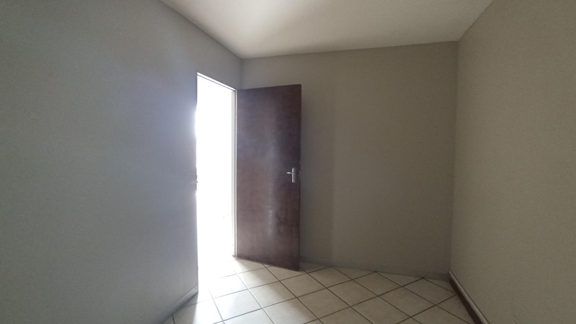 Bed Room 3 - 11 square meters of property in Sunnyside