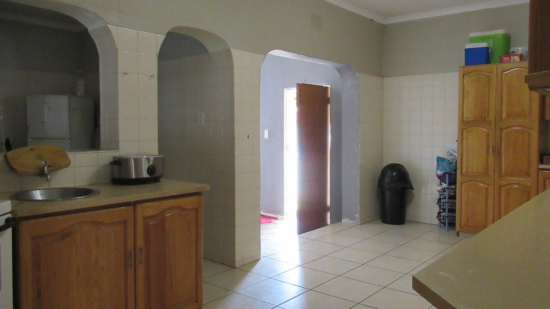 Kitchen - 18 square meters of property in Greenhills
