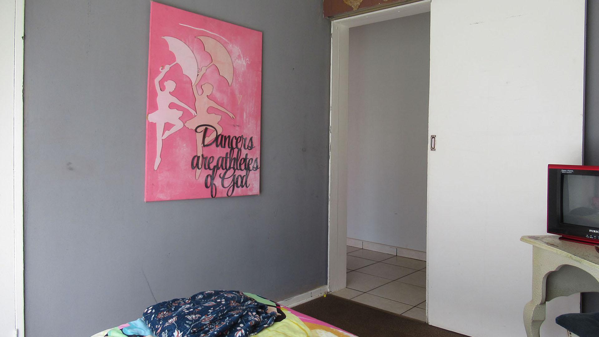 Bed Room 2 - 11 square meters of property in Greenhills