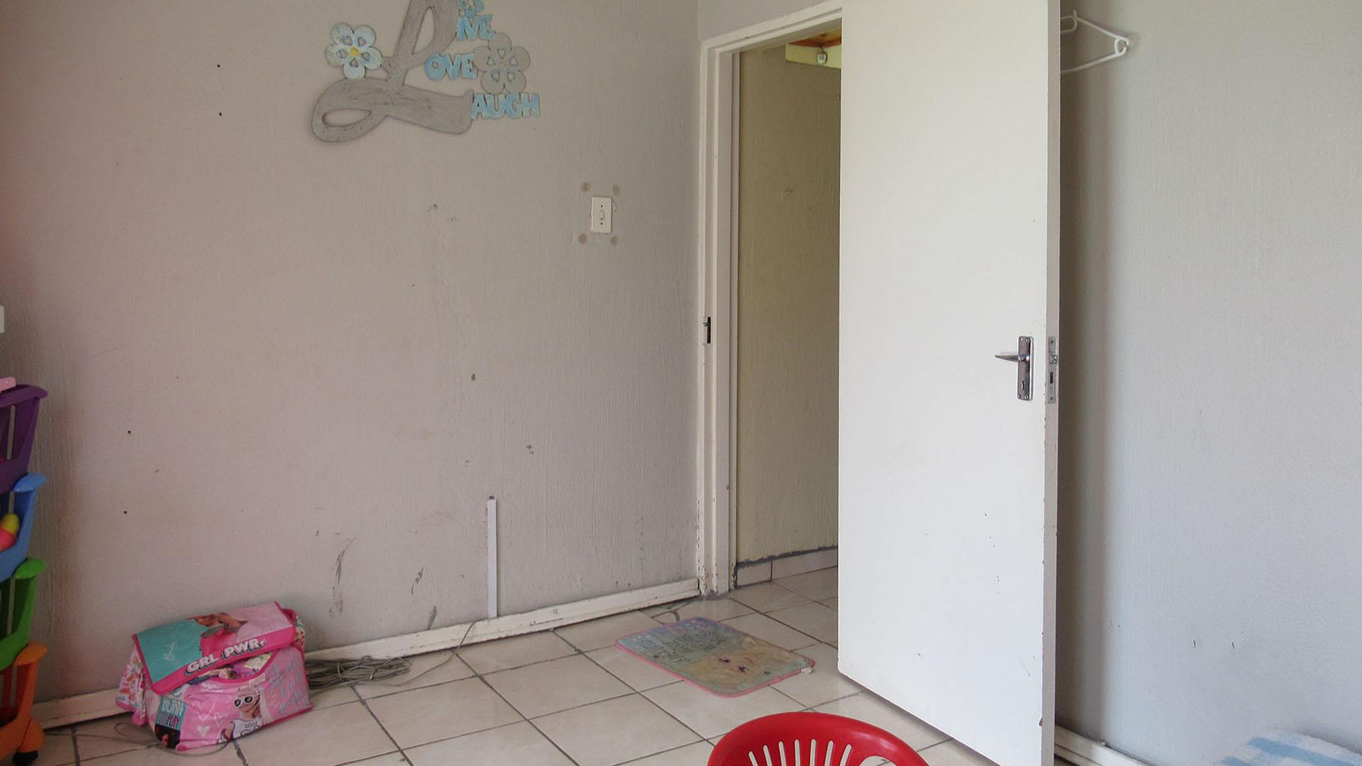 Entertainment - 49 square meters of property in Greenhills