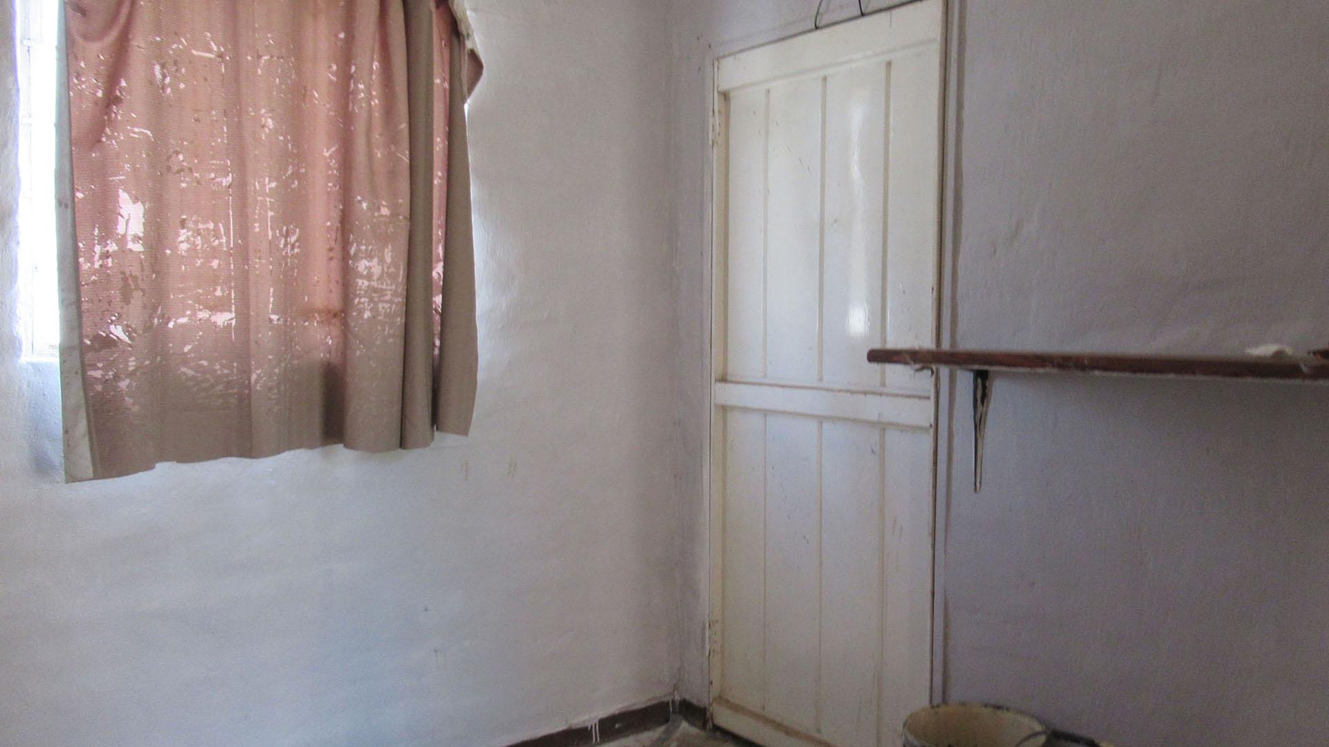 Bed Room 3 - 8 square meters of property in Greenhills