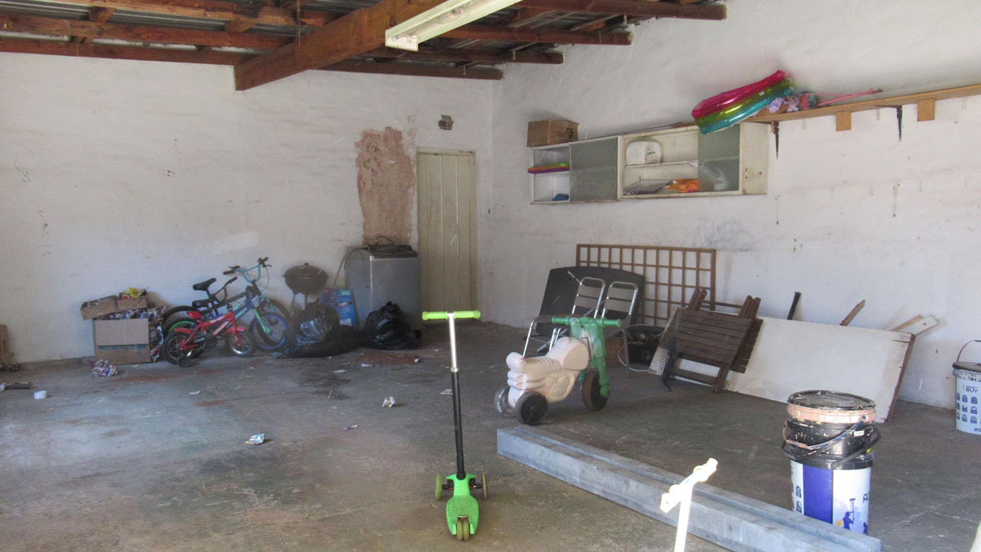 Spaces - 19 square meters of property in Greenhills