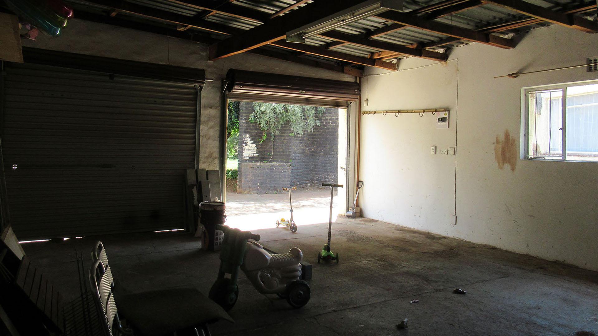 Spaces - 19 square meters of property in Greenhills