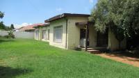 Front View of property in Greenhills