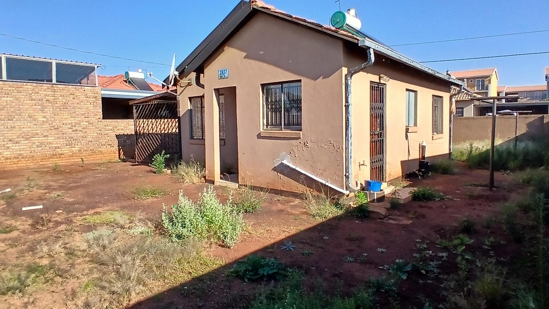 Front View of property in Ga-Rankuwa