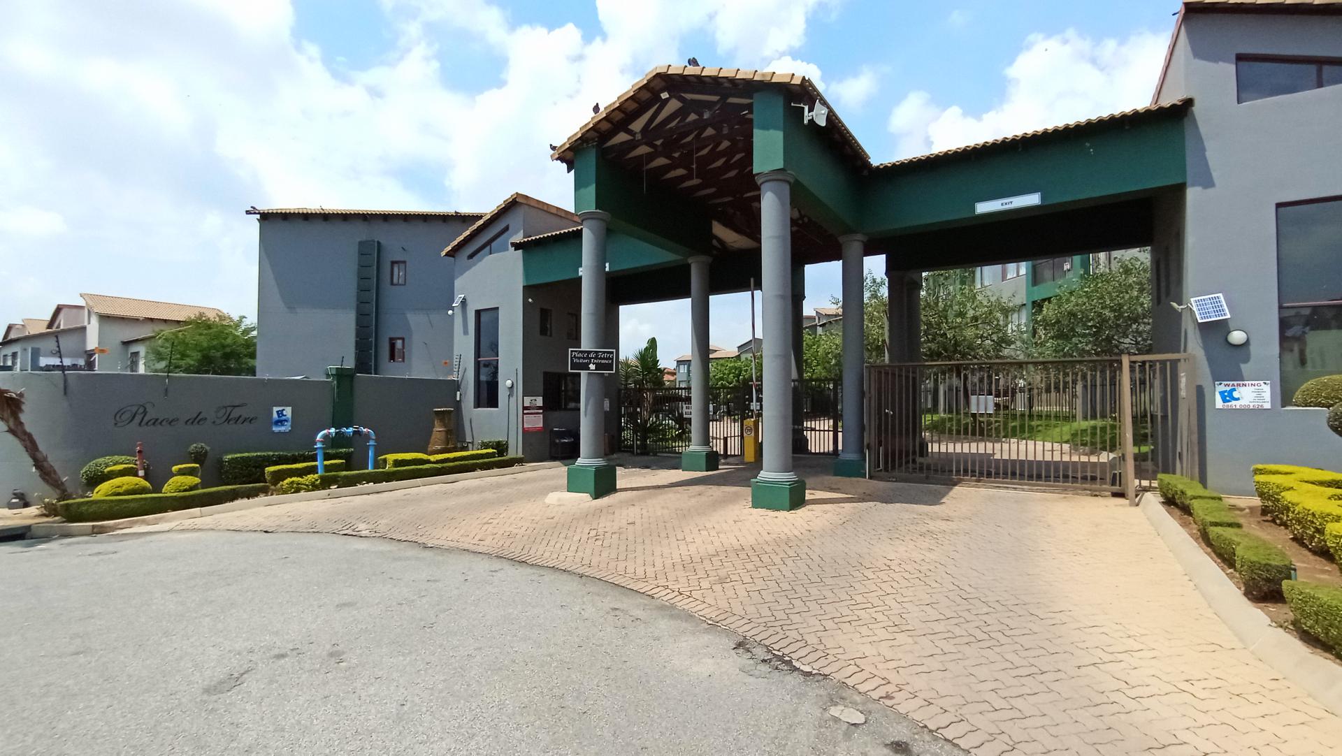 Front View of property in Honeydew