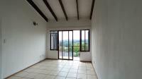 Lounges - 14 square meters of property in Honeydew