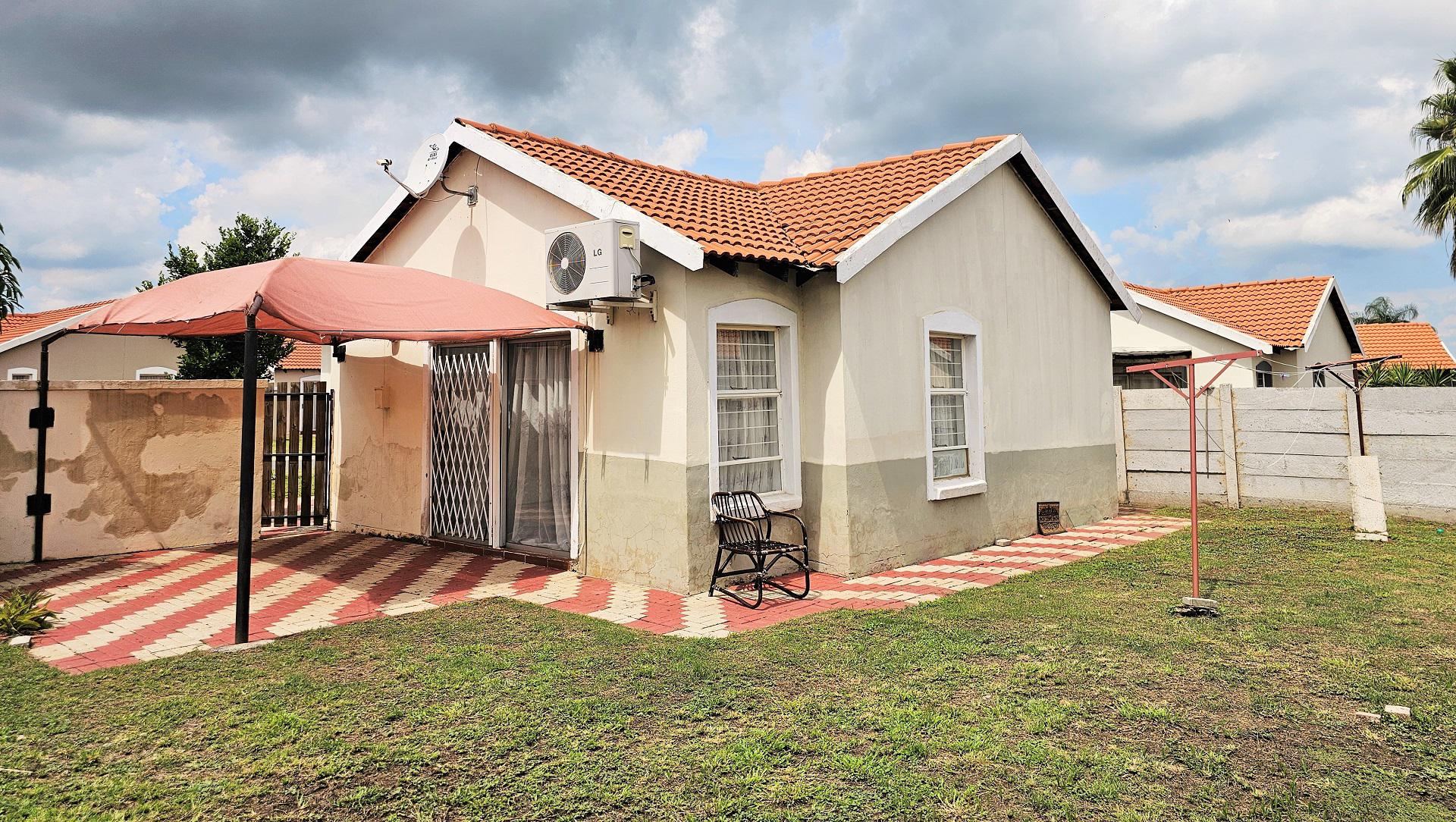 Backyard of property in Brits