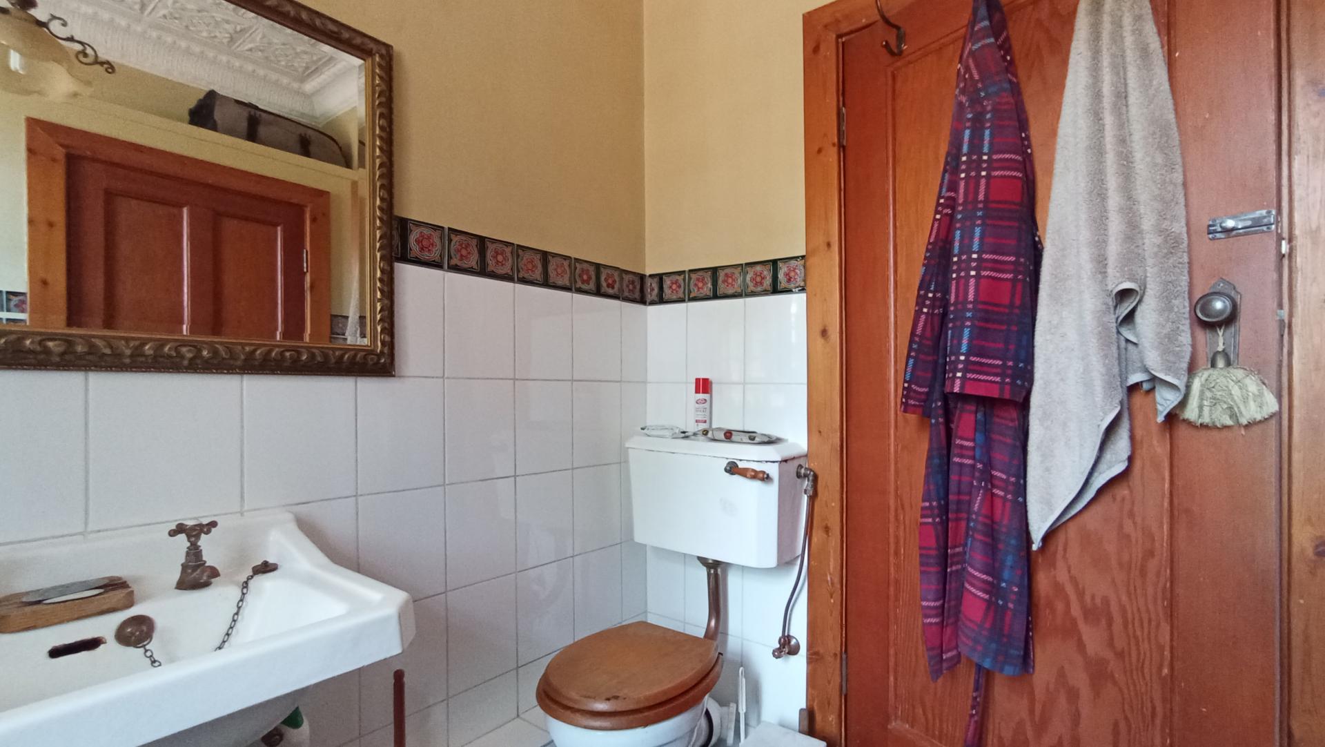 Bathroom 2 - 7 square meters of property in Auckland Park
