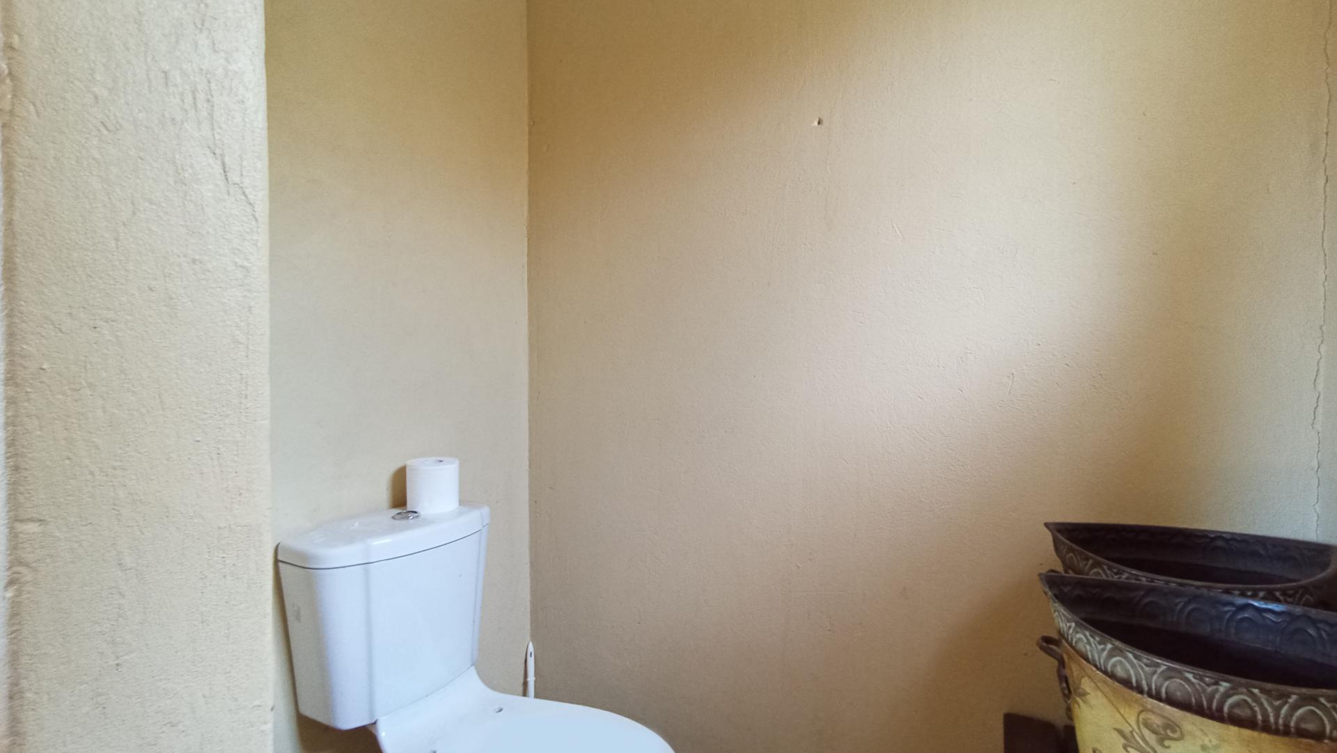 Bathroom 1 - 15 square meters of property in Auckland Park