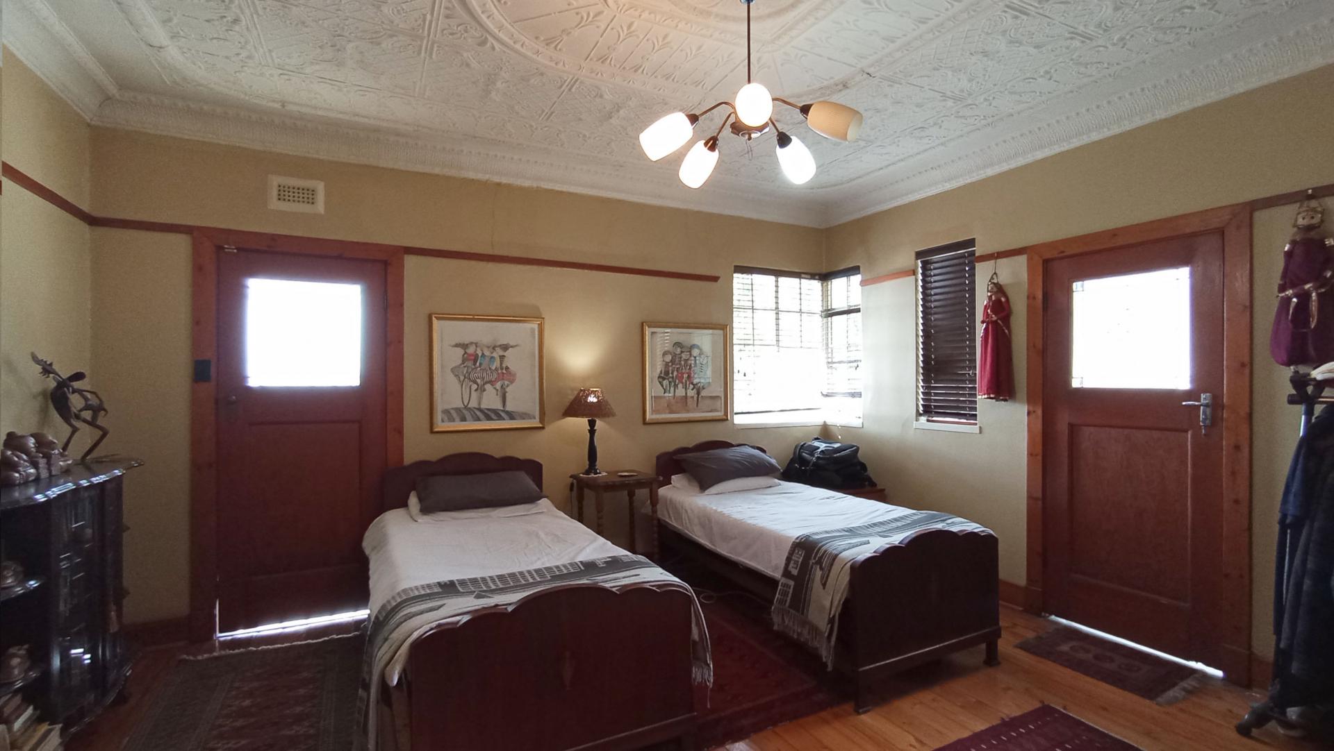 Bed Room 1 - 25 square meters of property in Auckland Park