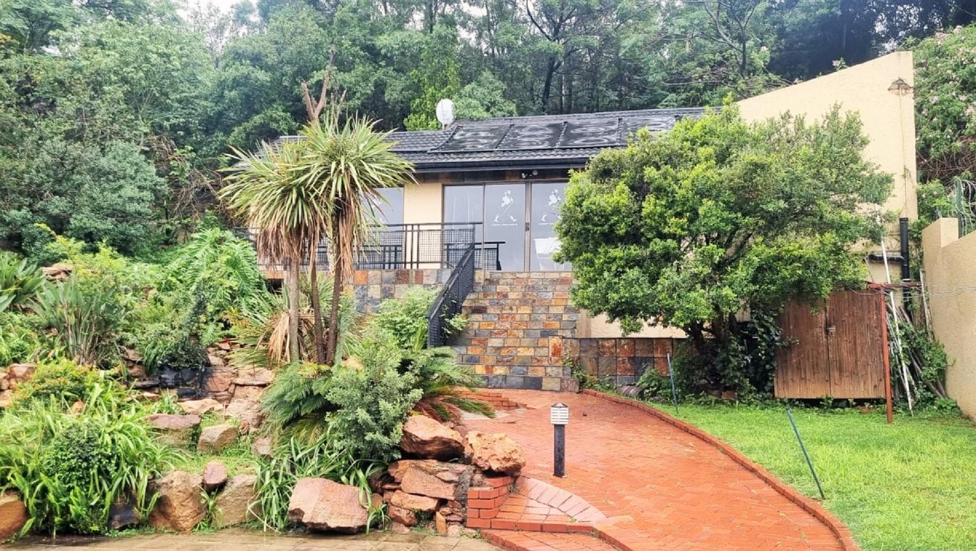Front View of property in Mondeor