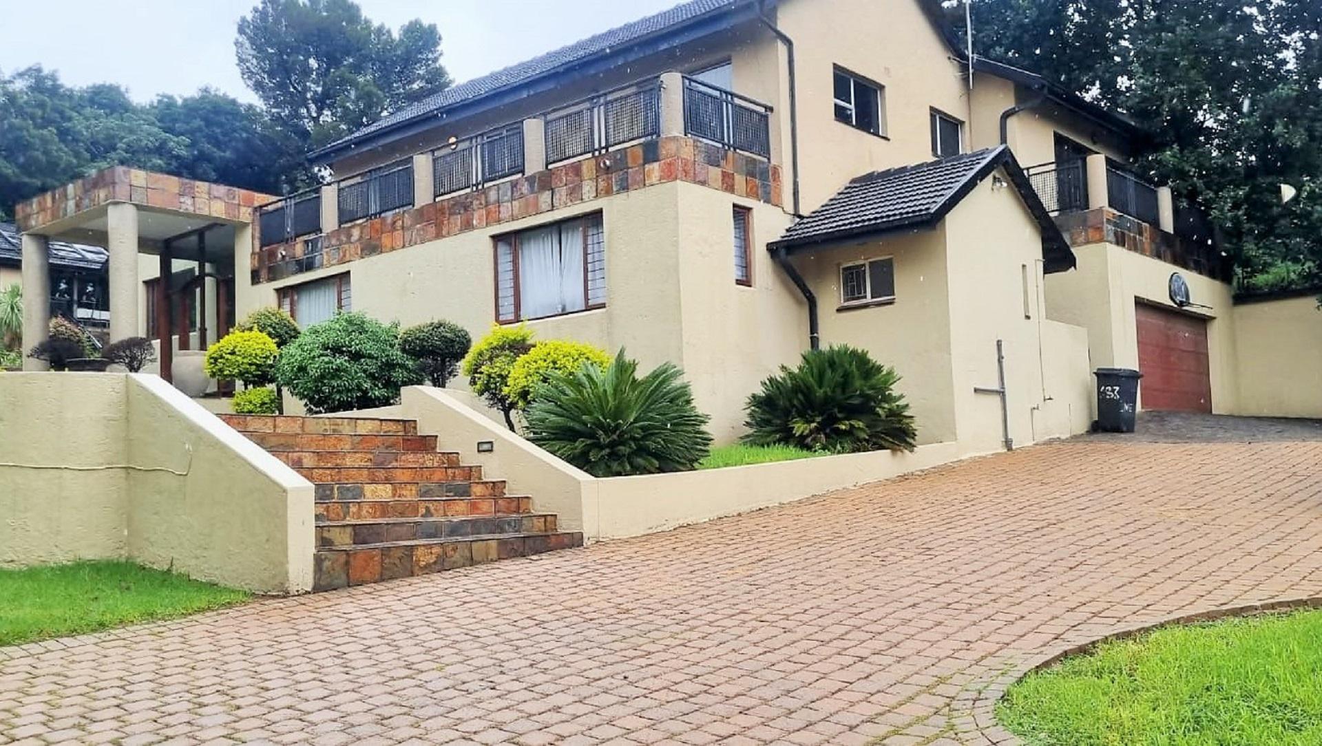 Front View of property in Mondeor