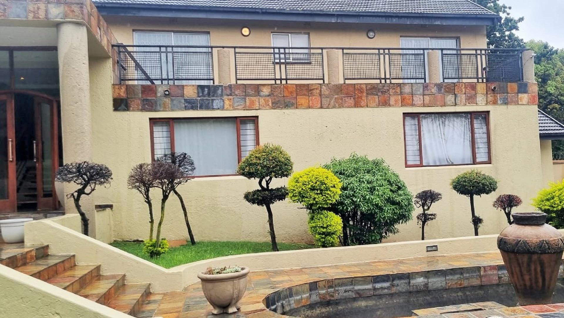 Front View of property in Mondeor