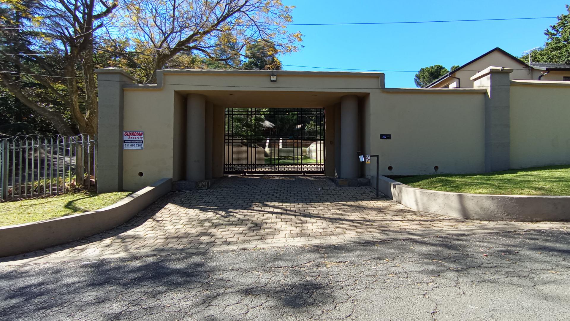 Front View of property in Mondeor
