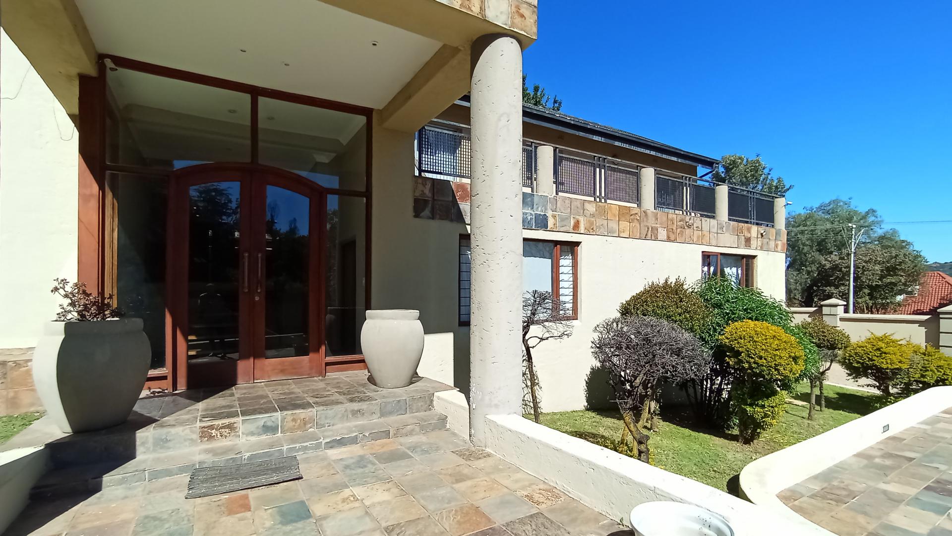 Front View of property in Mondeor