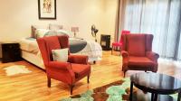 Main Bedroom of property in Mondeor