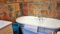 Bathroom 2 of property in Mondeor