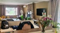 Dining Room of property in Mondeor