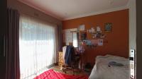 Bed Room 3 - 17 square meters of property in Mondeor