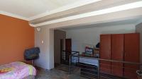 Bed Room 1 - 34 square meters of property in Mondeor