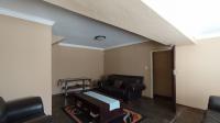 Informal Lounge - 29 square meters of property in Mondeor